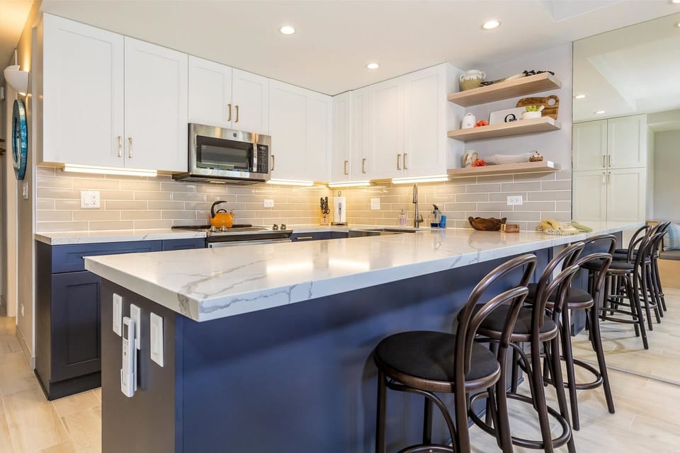 Modern and Fully Equipped Kitchen
