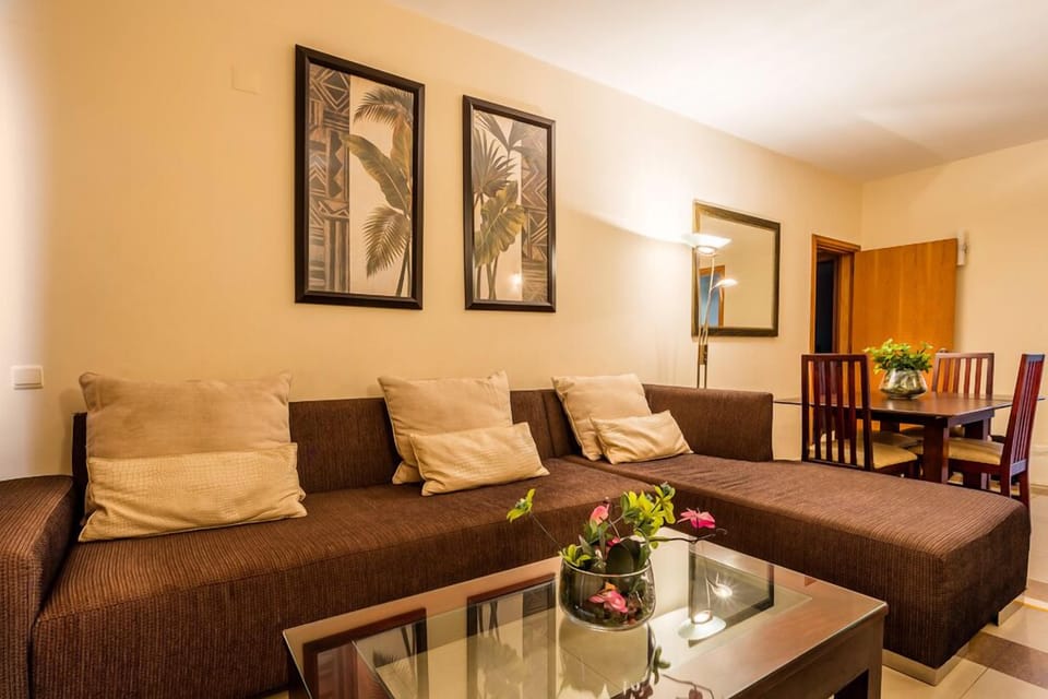 Standard Room, 1 Double Bed | 1 bedroom, in-room safe, iron/ironing board, WiFi (free)