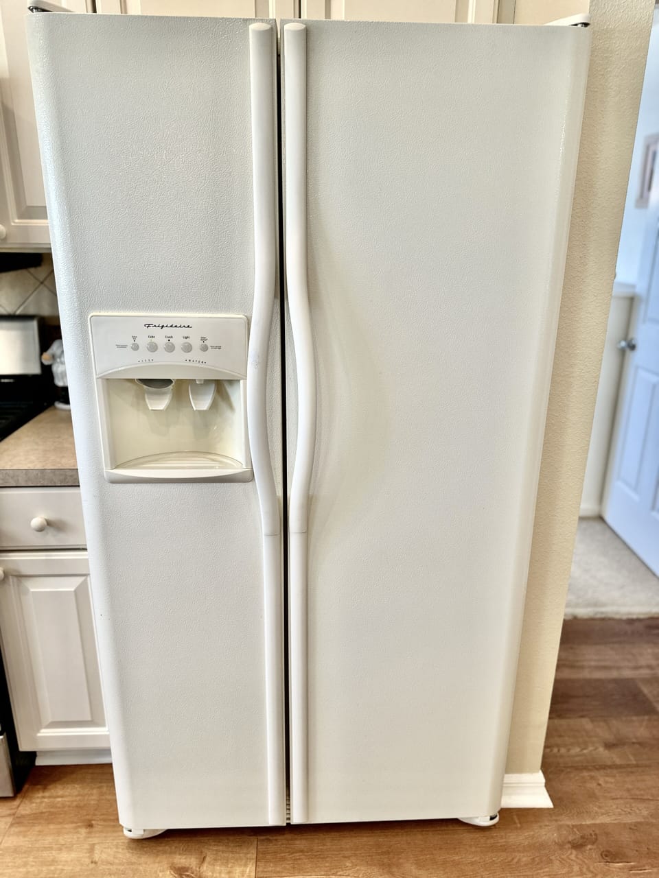 Refrigerator with Water and Ice Dispenser