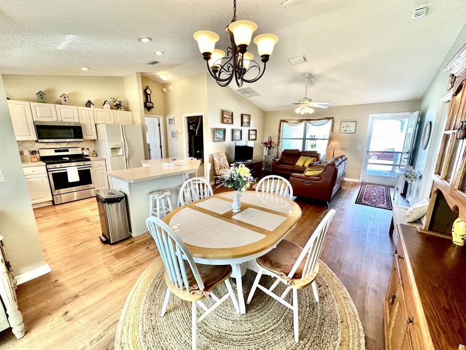 Open Concept - Dining/Kitchen/Living Room