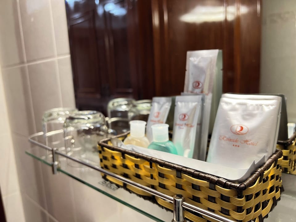 Deluxe Double or Twin Room, River View | Bathroom | Free toiletries, hair dryer, slippers, towels