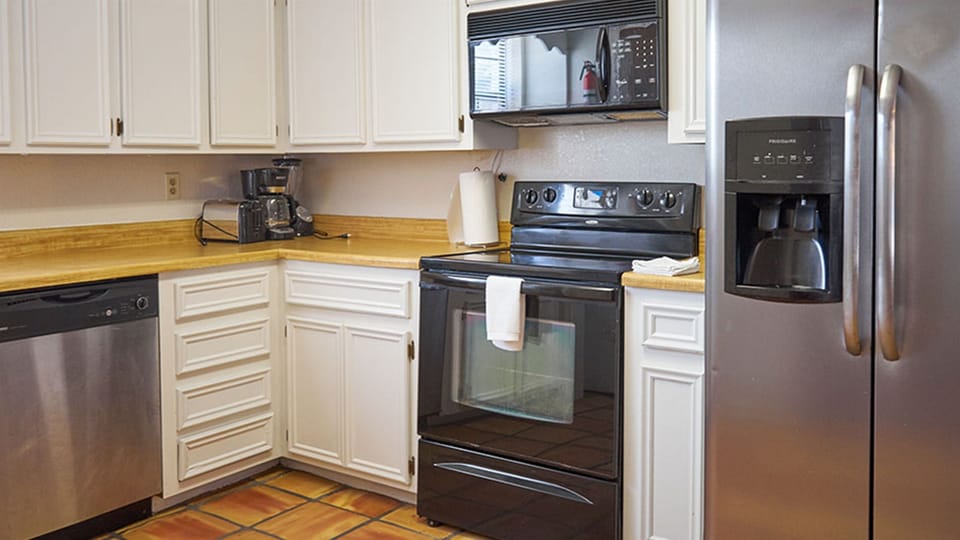 Downstairs Full Kitchen
