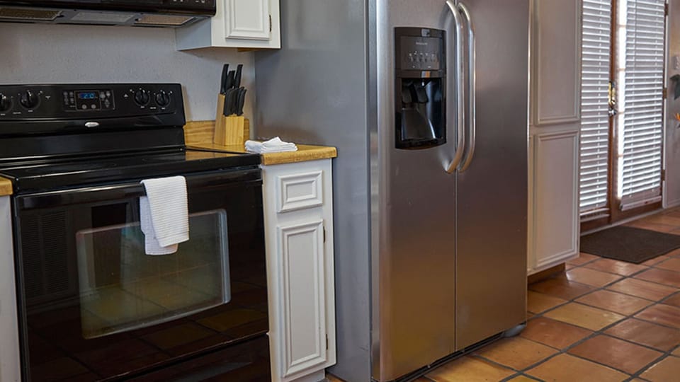 Downstairs Full kitchen