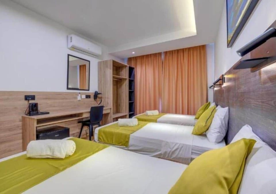 Overview (Bed for 3 persons)