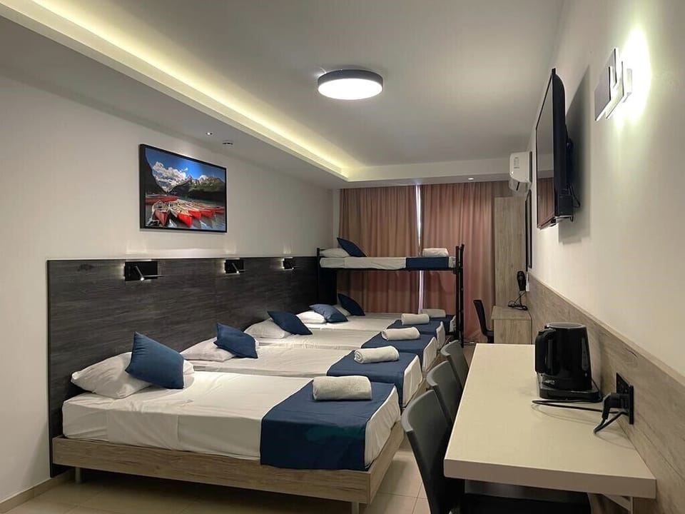 Bed for 6 persons