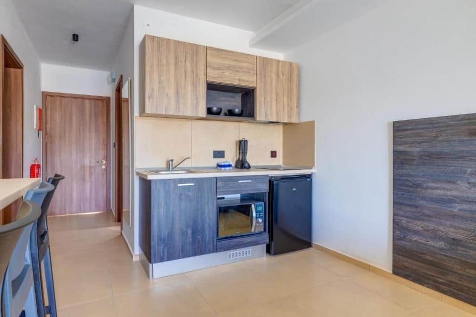 Shared kitchen for both rooms