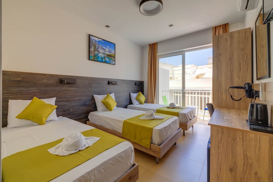 Overview (Bed for 3 persons)