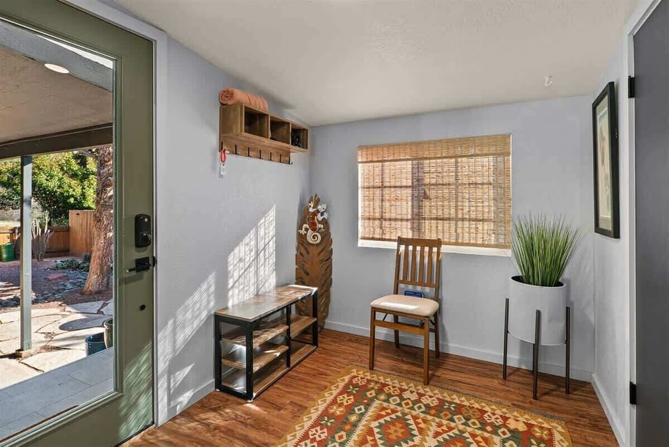 Sunny and welcoming entryway