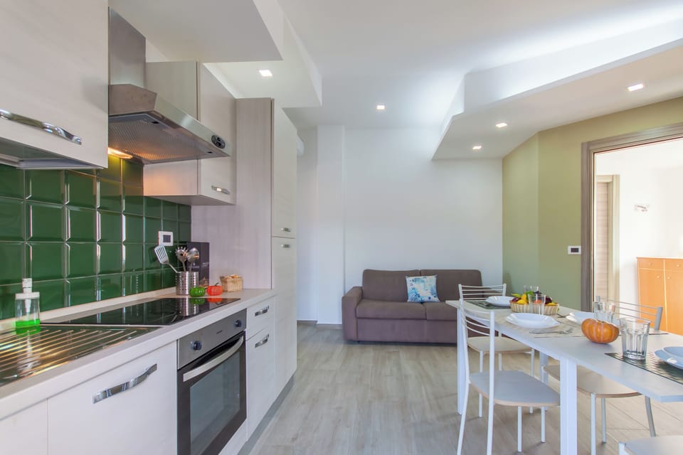 Family Apartment, 1 Bedroom, Balcony, Sea Facing (Casa Golf a 200m From The Sea) | Private kitchen