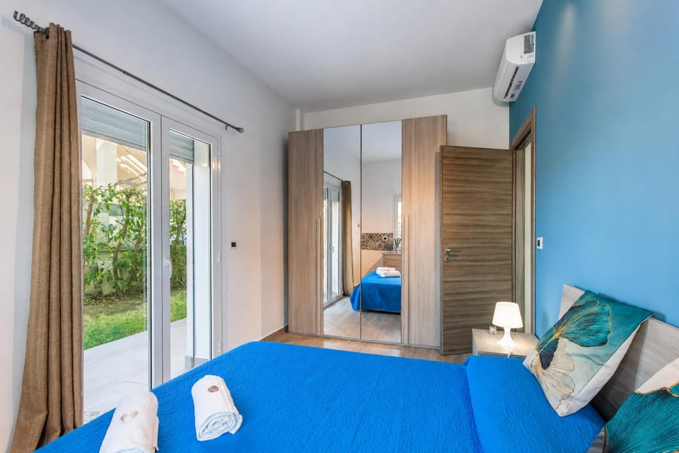 Family Apartment, 1 Bedroom, Balcony, Sea Facing (Casa Smeralda a 200m From The Sea) | 1 bedroom, WiFi