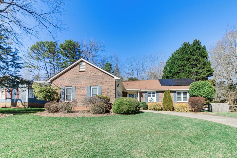 House (3 Bedrooms) | Front of property