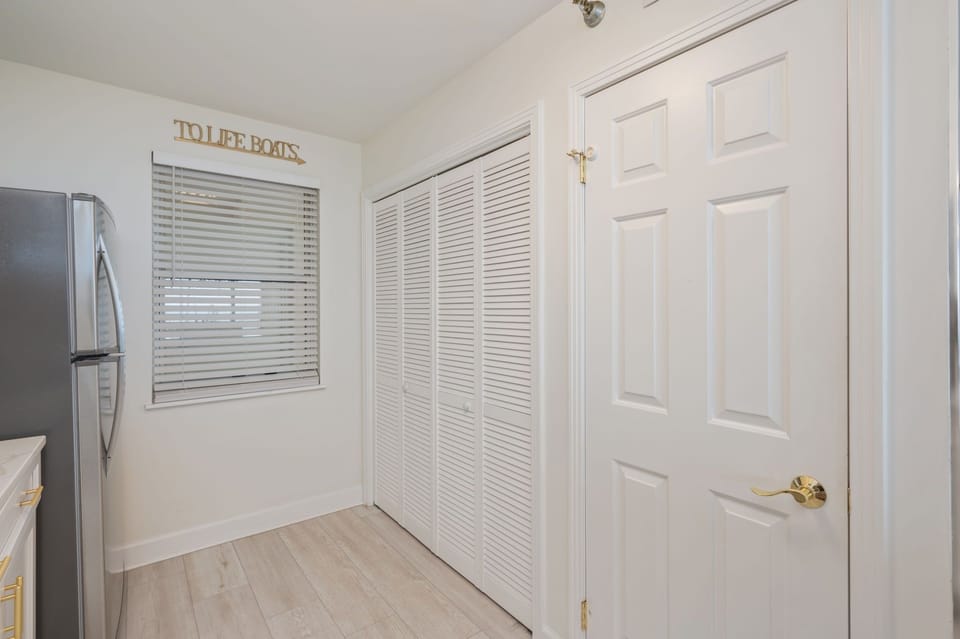 Condo, 2 Bedrooms | Interior