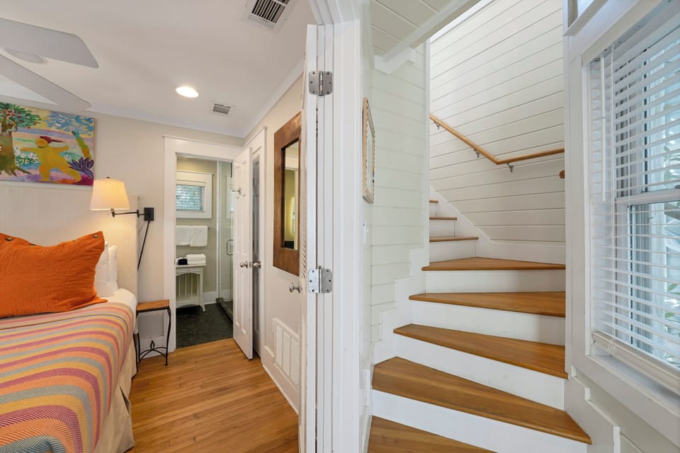 STAIRCASE TO SECOND FLOOR LIVING AREAS