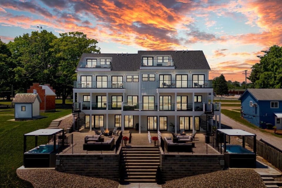 Breathtaking sunset view of the home!