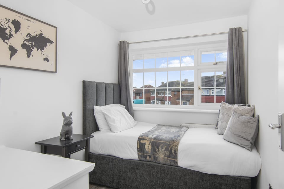 House | 3 bedrooms, free WiFi, bed sheets