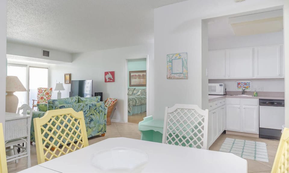 Dining Room 02