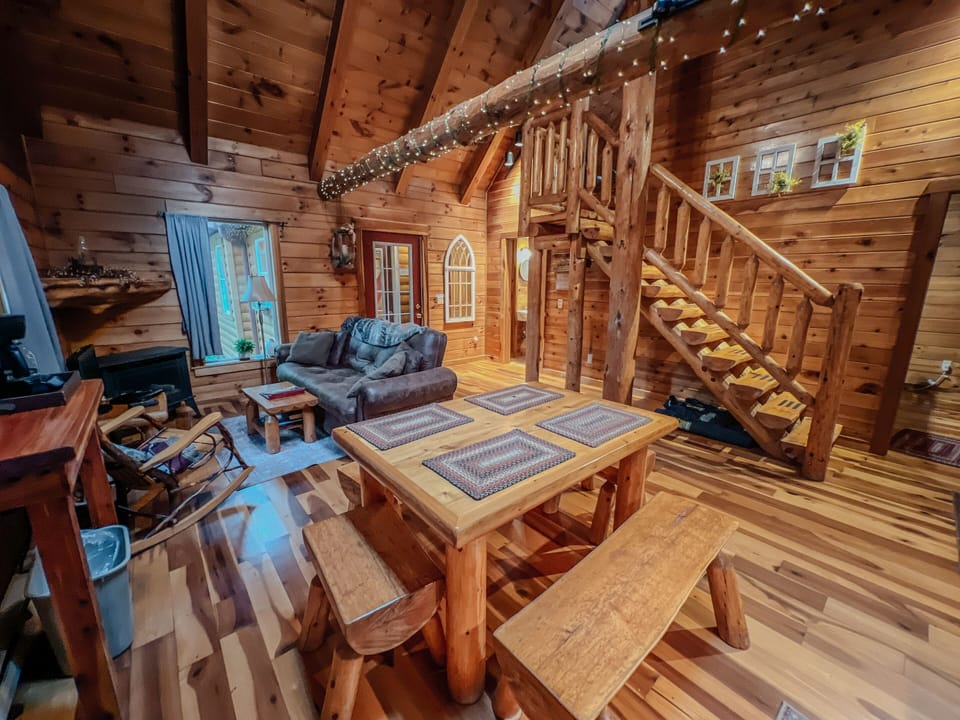 Living Room / Lounge