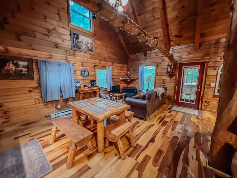 Living Room / Lounge