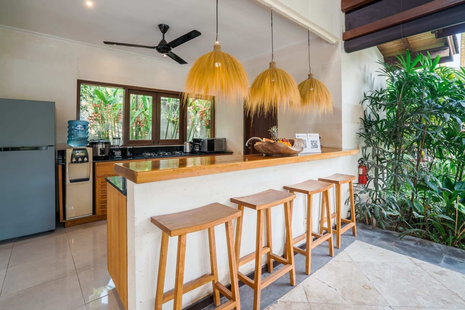 Basic Villa | Private kitchen | Fridge, microwave, stovetop, toaster
