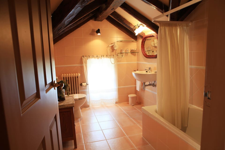 Double Room | In-room safe, free WiFi