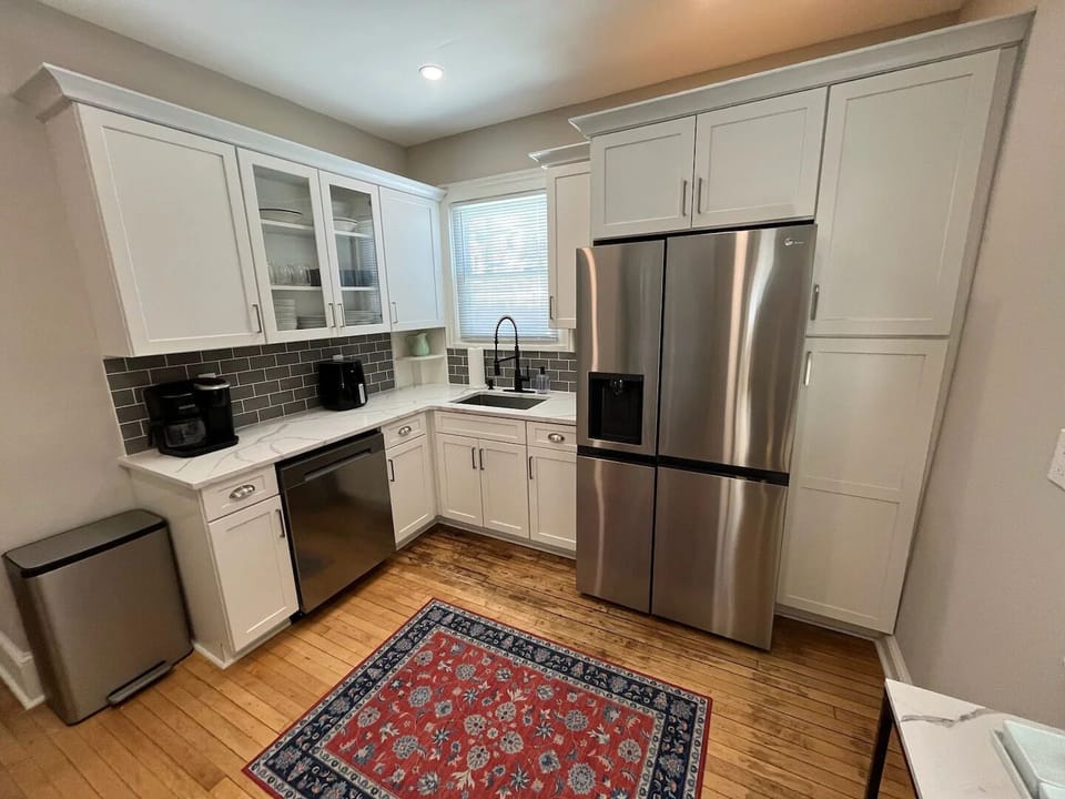 Kitchen - renovated with modern appliances!