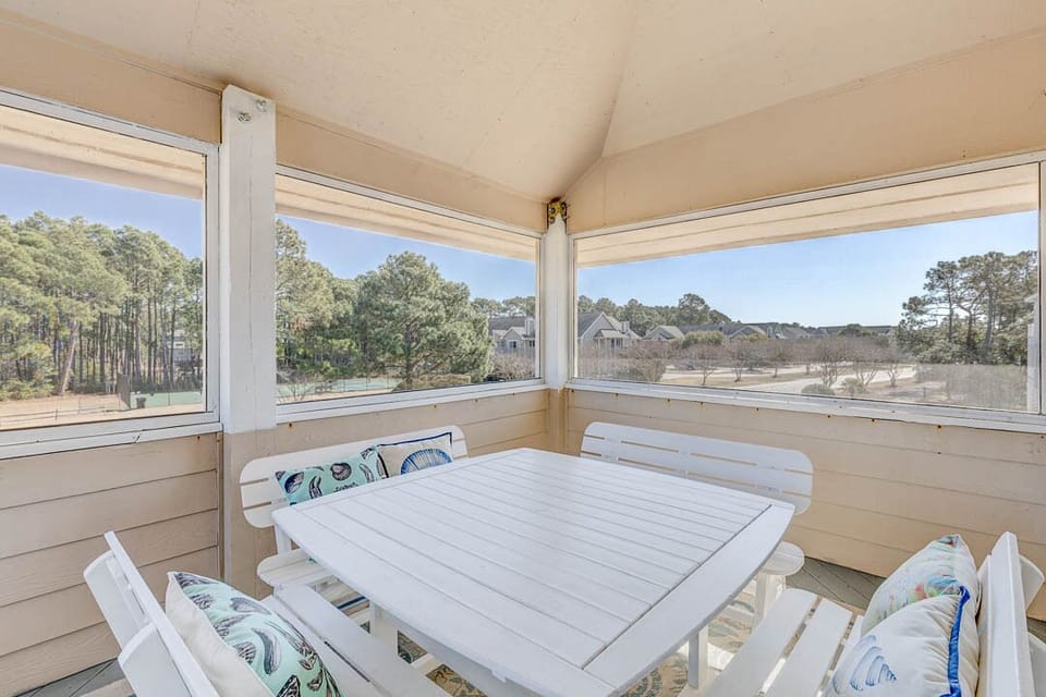 Top-Level Screened Porch
