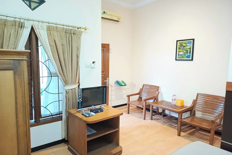 Standard Double Room | Desk, free WiFi, bed sheets