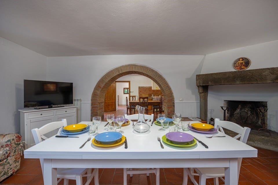 Table, Furniture, Building, Wood, Tableware, Dishware, Interior Design, Floor, Kitchen & Dining Room Table