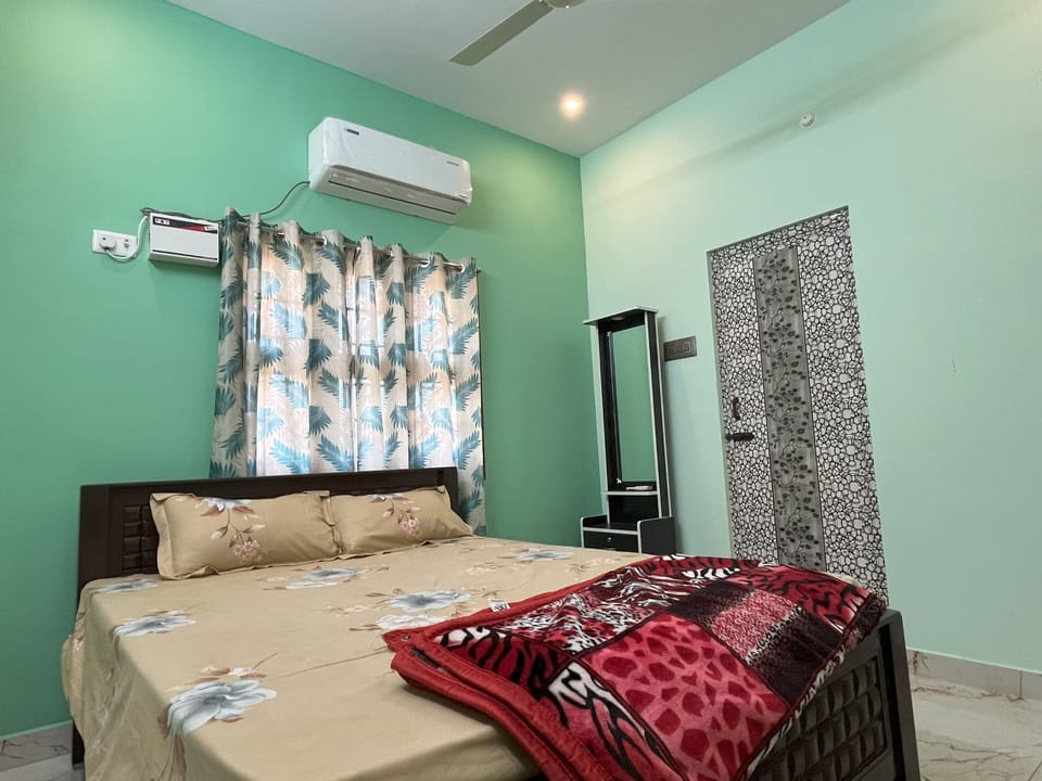 Basic Apartment | 2 bedrooms, soundproofing, iron/ironing board, free WiFi