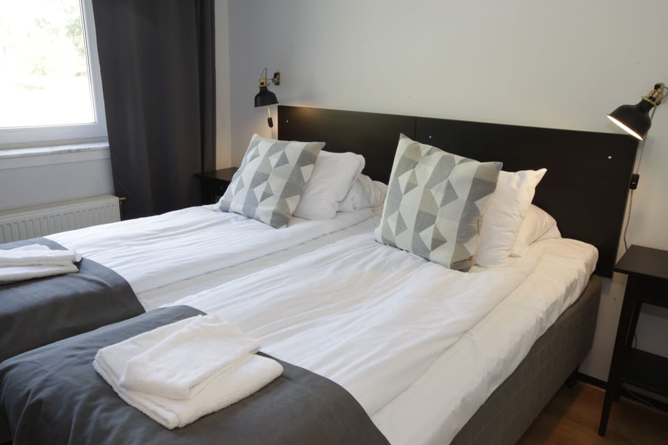 Desk, free cribs/infant beds, free WiFi, bed sheets