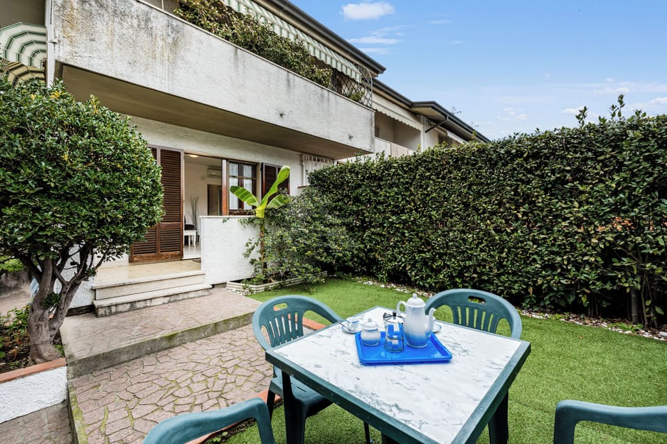 Family House, 2 Bedrooms, 2 Bathrooms (Casa al Ponte dei Marmi  - few KM to) | Outdoor dining