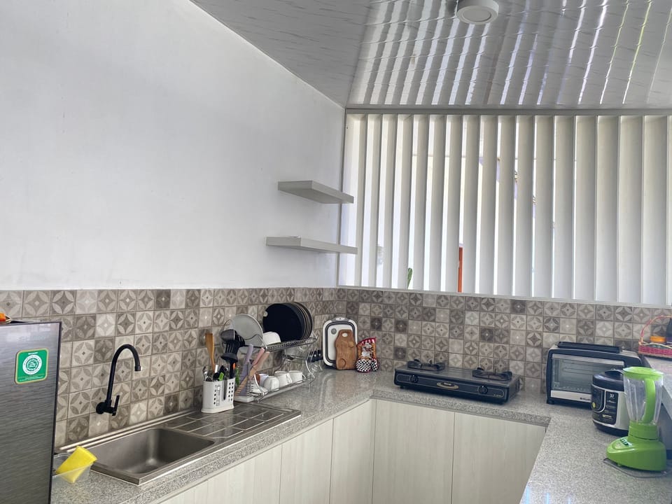 Microwave, electric kettle