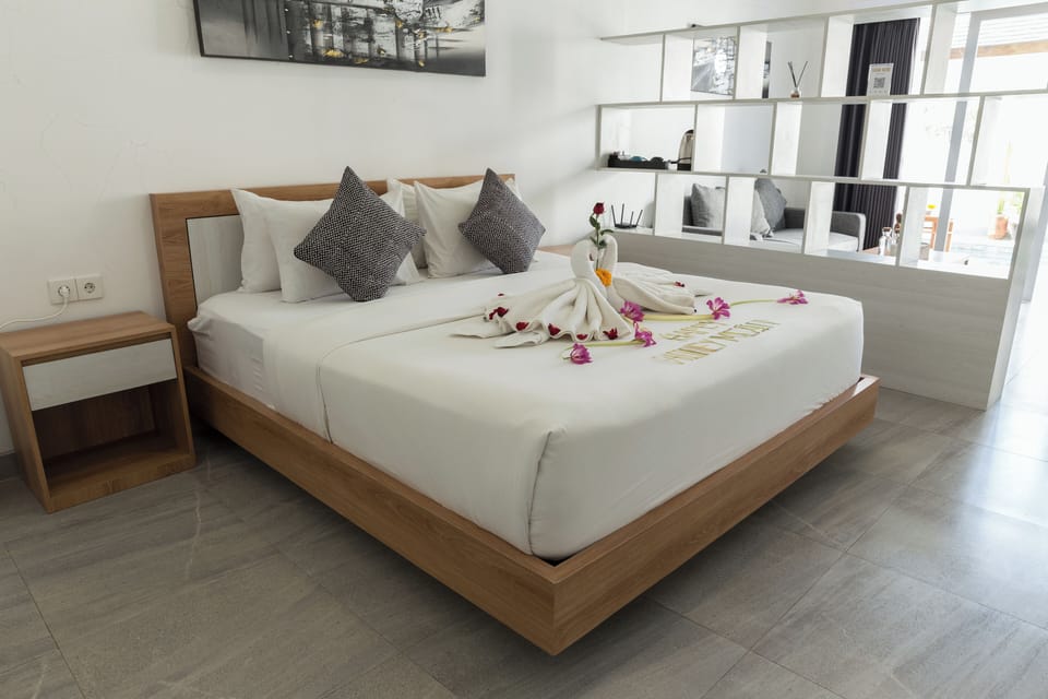 Deluxe Ground Floor | 1 bedroom, premium bedding, in-room safe, free WiFi