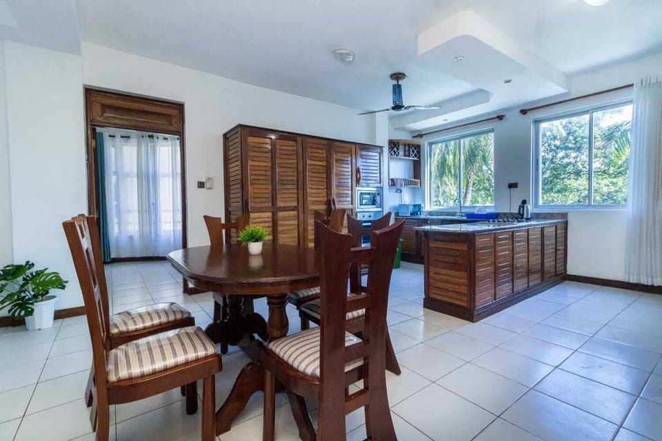 Comfort Apartment | Private kitchen | Fridge, microwave, cookware/dishes/utensils