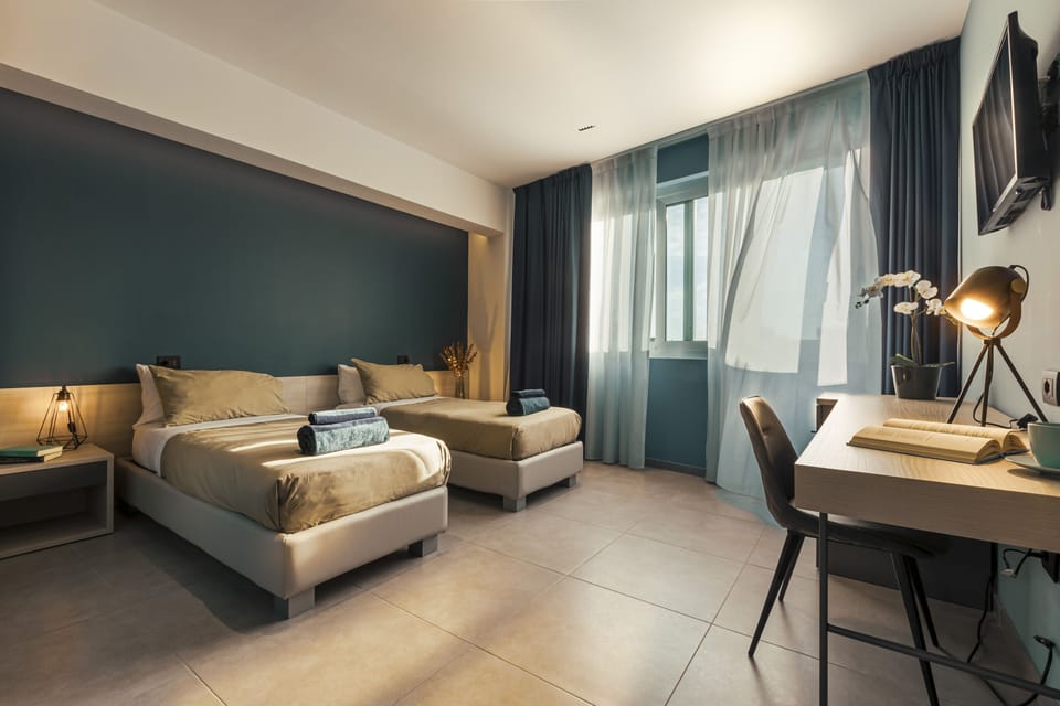 Business Room | Memory foam beds, desk, laptop workspace, free WiFi