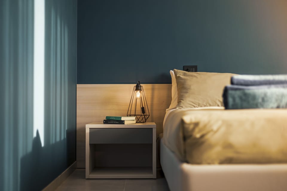 Business Room | Memory foam beds, desk, laptop workspace, free WiFi