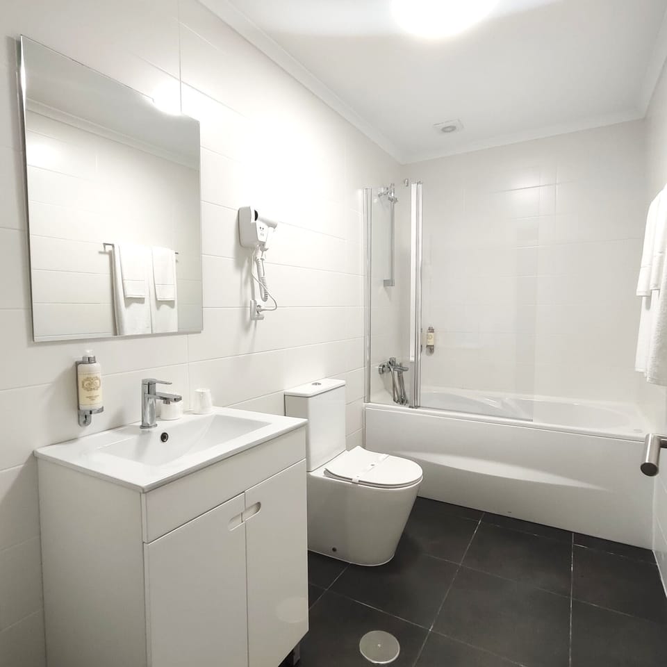 Classic Double or Twin Room, Sea View | Bathroom | Hair dryer, slippers