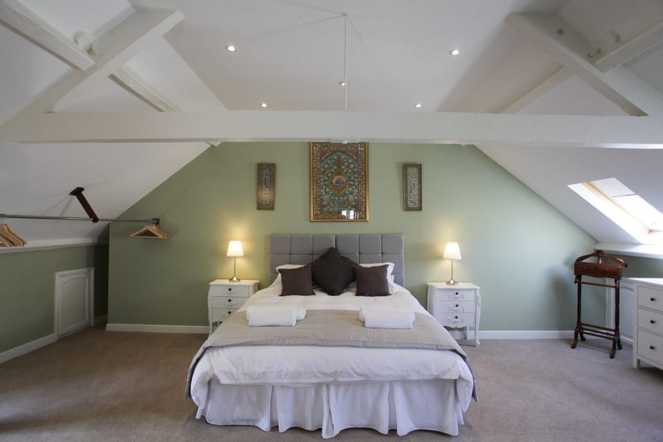 Superior Double Room | Desk, iron/ironing board (on request), WiFi (free)
