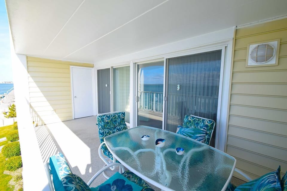 Condo, 2 Bedrooms | Outdoor dining