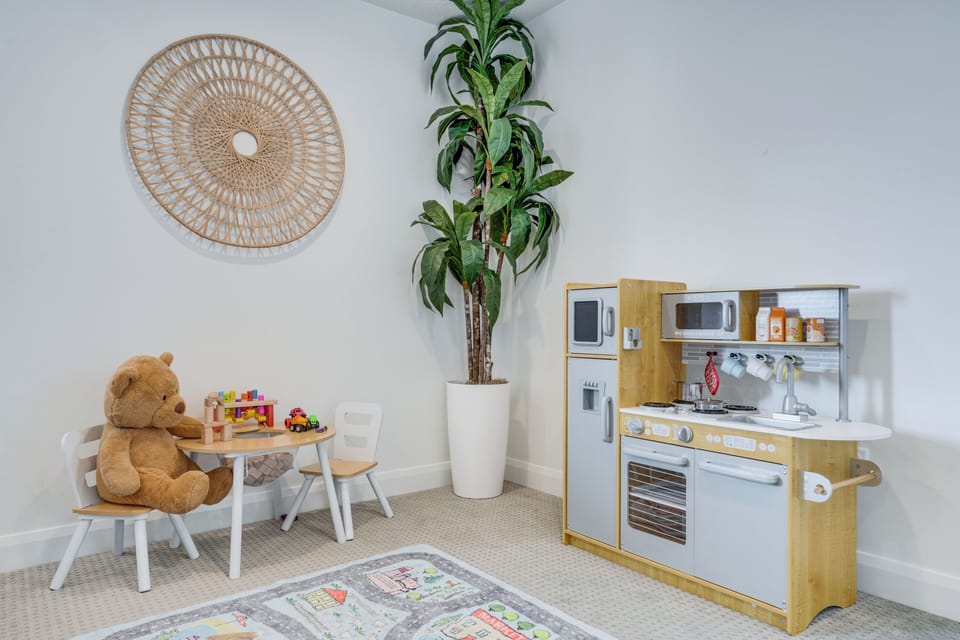 House (5 Bedrooms) | Interior