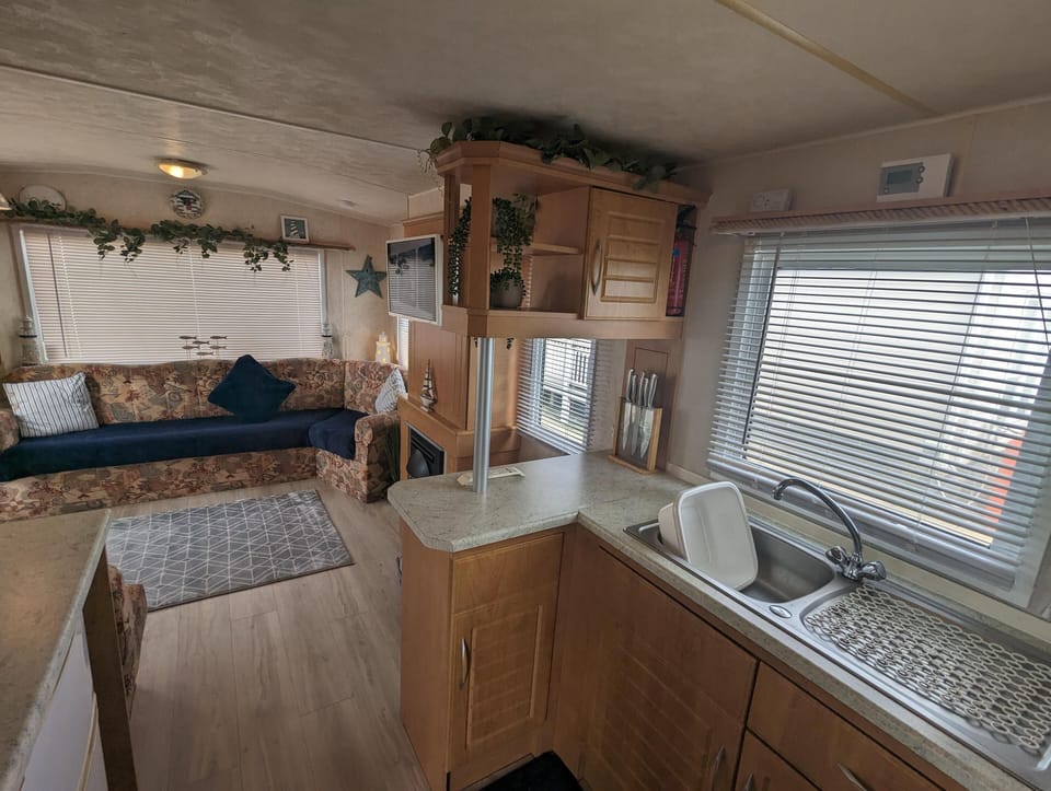 Cabin | Private kitchen | Fridge, microwave, oven, stovetop