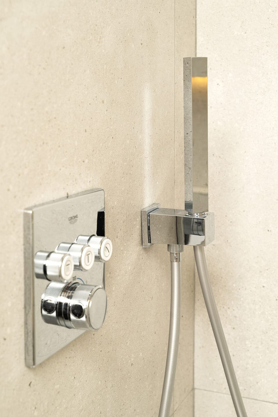 Hand-held showerhead