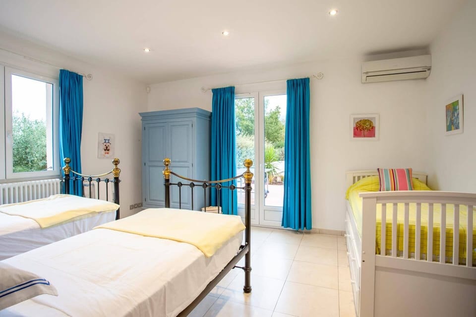 Villa Del Monts image