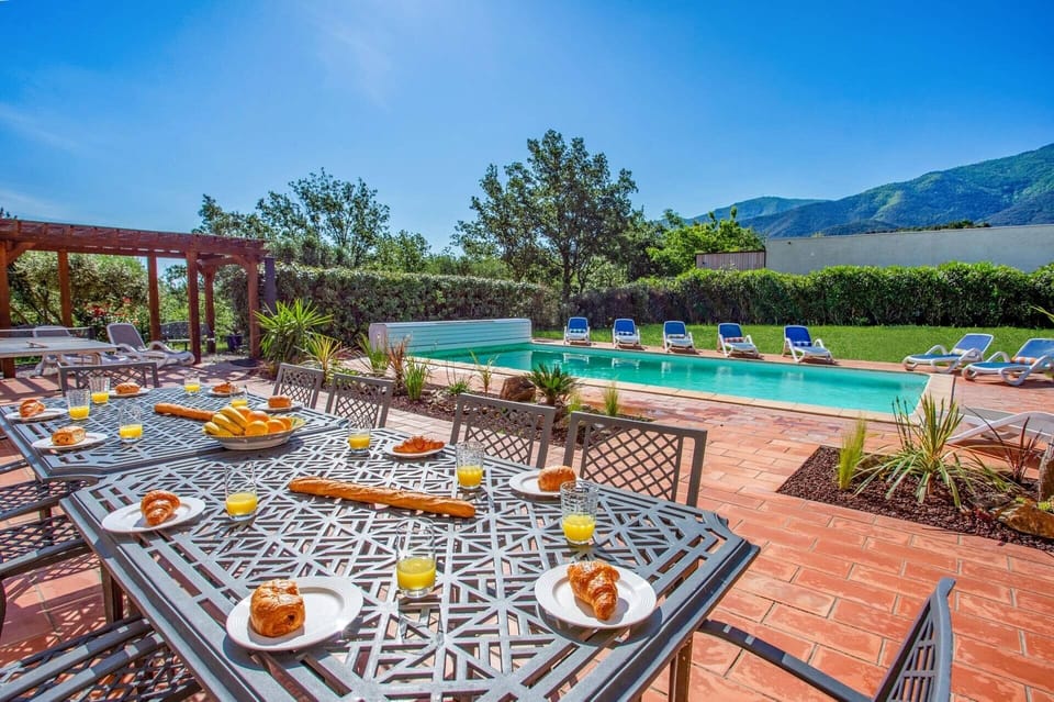 Villa Del Monts image