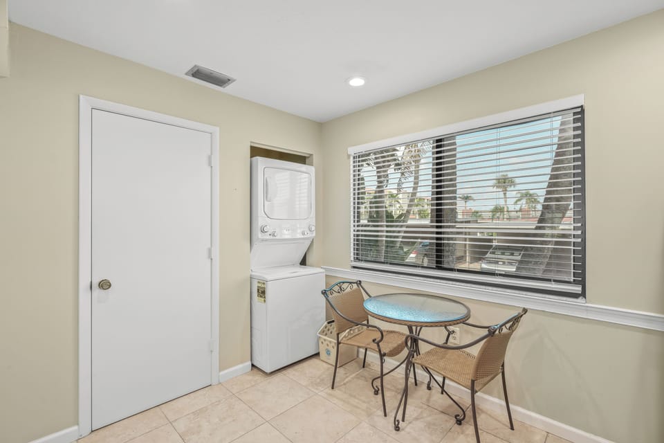 6-101 Washer/Dryer in Kitchen