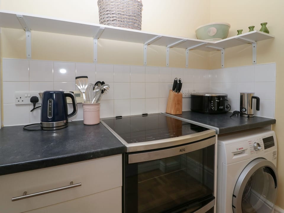 Fridge, dishwasher, electric kettle, toaster