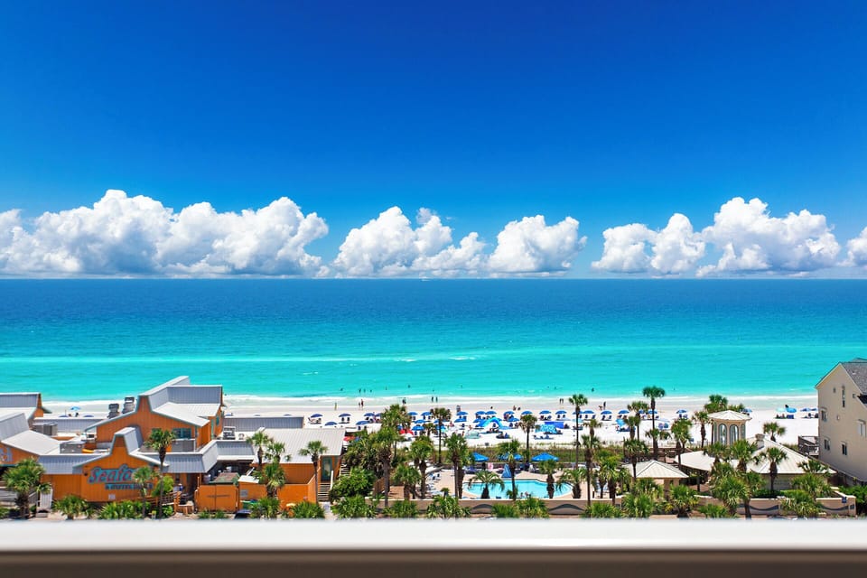 24-Sterling-Shores-810-Balcony-View