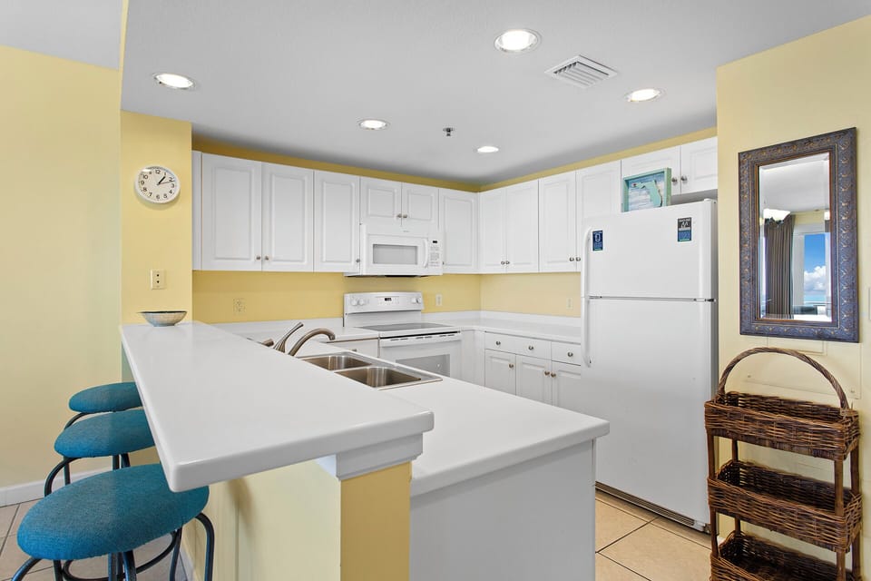 24-Sterling-Shores-810-Kitchen