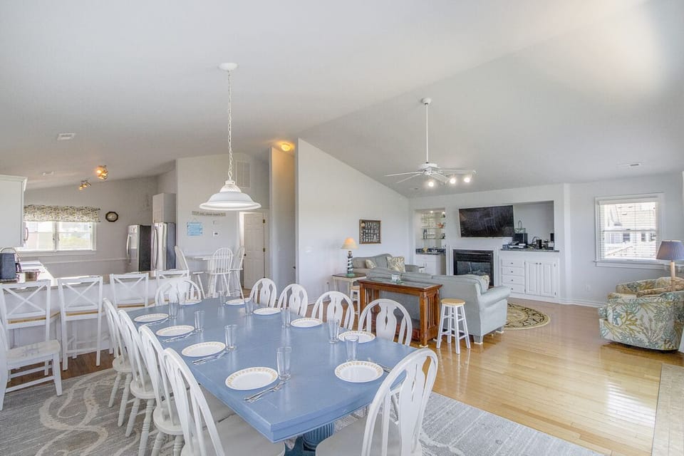Top Level Dining Area