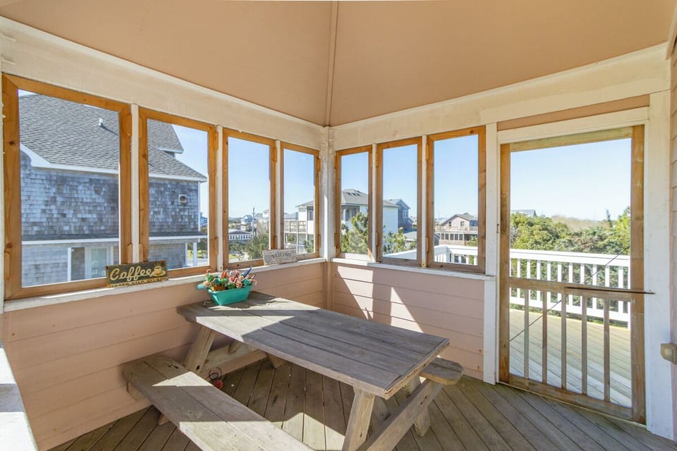 Top Level Screened-in Porch